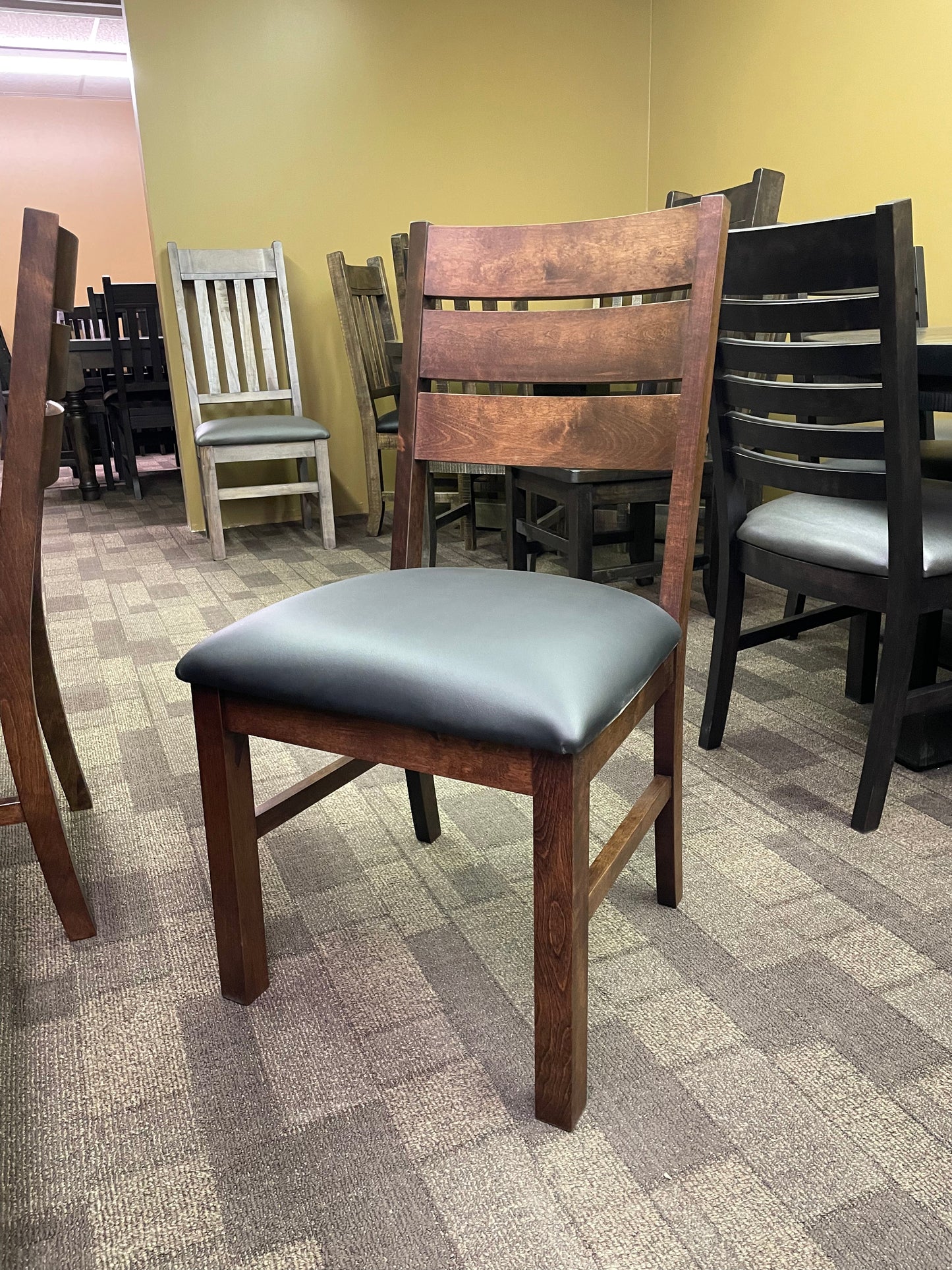 Rustic Pine R431P Harvest Table & 6 Birch 622 Chairs in Scotch Finish S-592