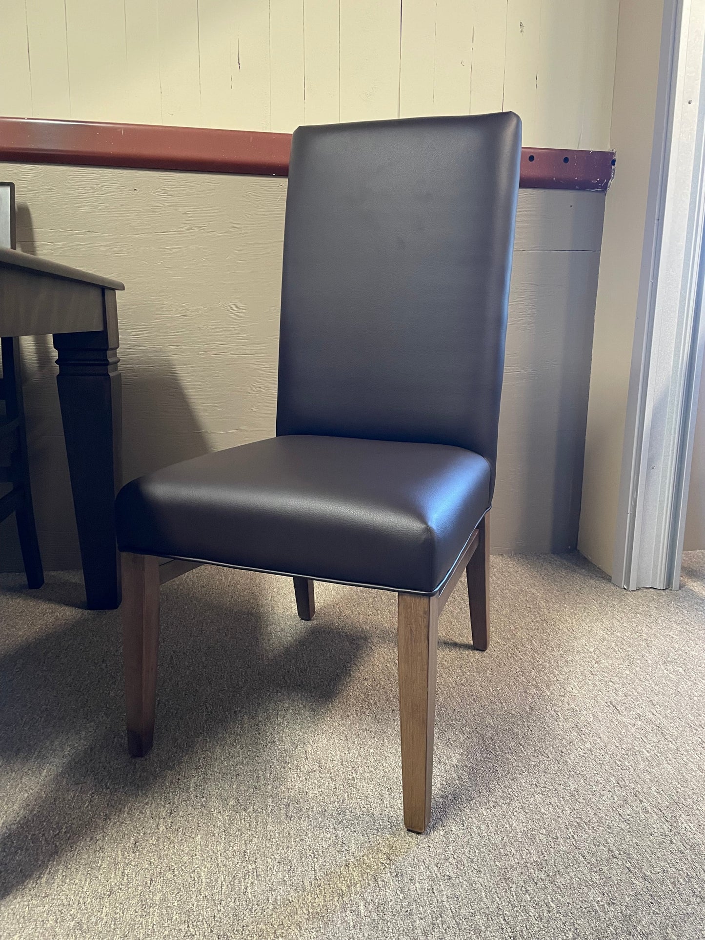 Smooth Birch D431B Harvest Table, 4 Scholar Chairs in Guinness Finish & 2 Chocolate Parson Chairs S-436