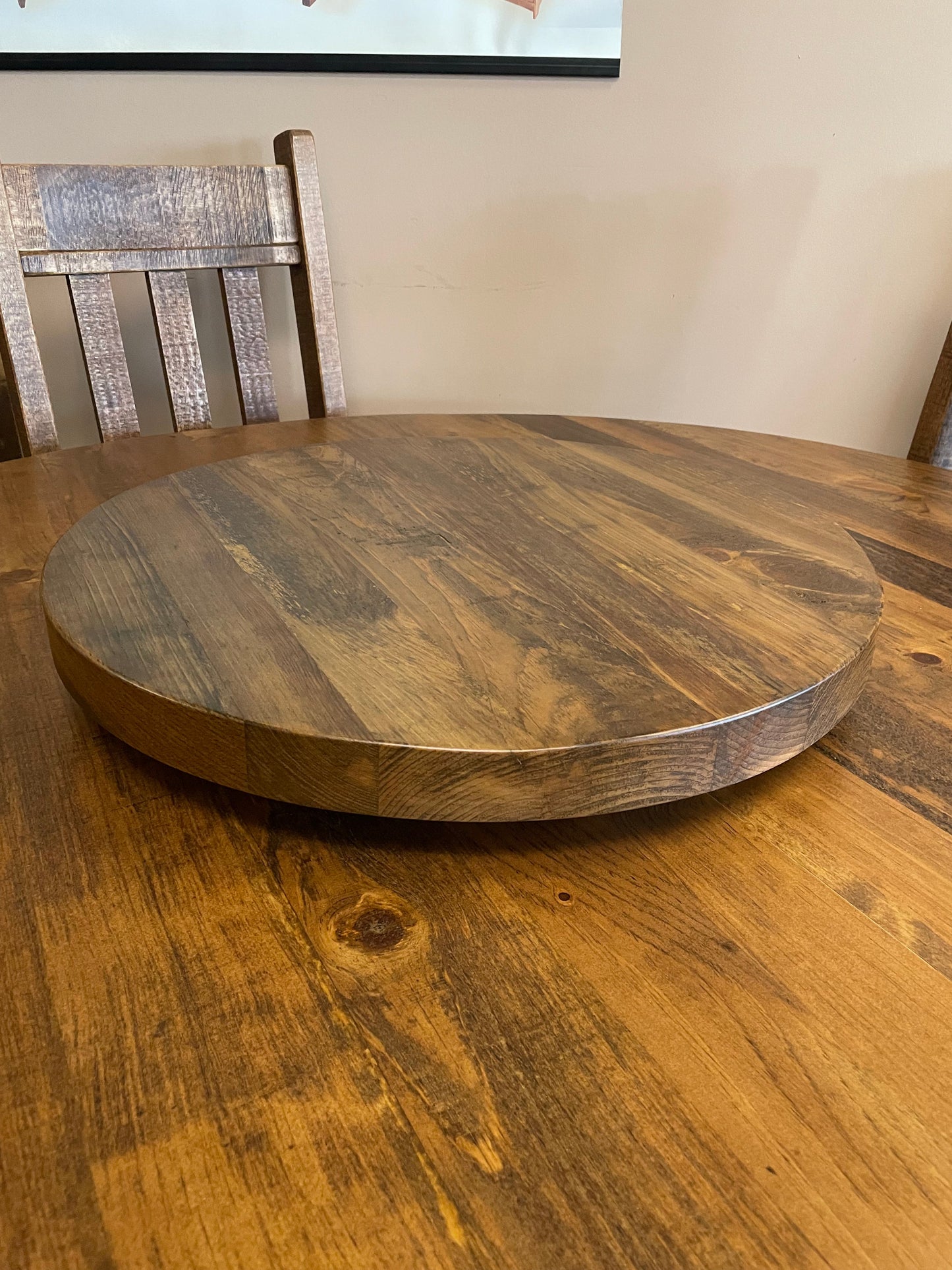 Rustic Pine R520P Round Table & 4 Rustic Slat Back Chairs in Black Walnut Finish S-559