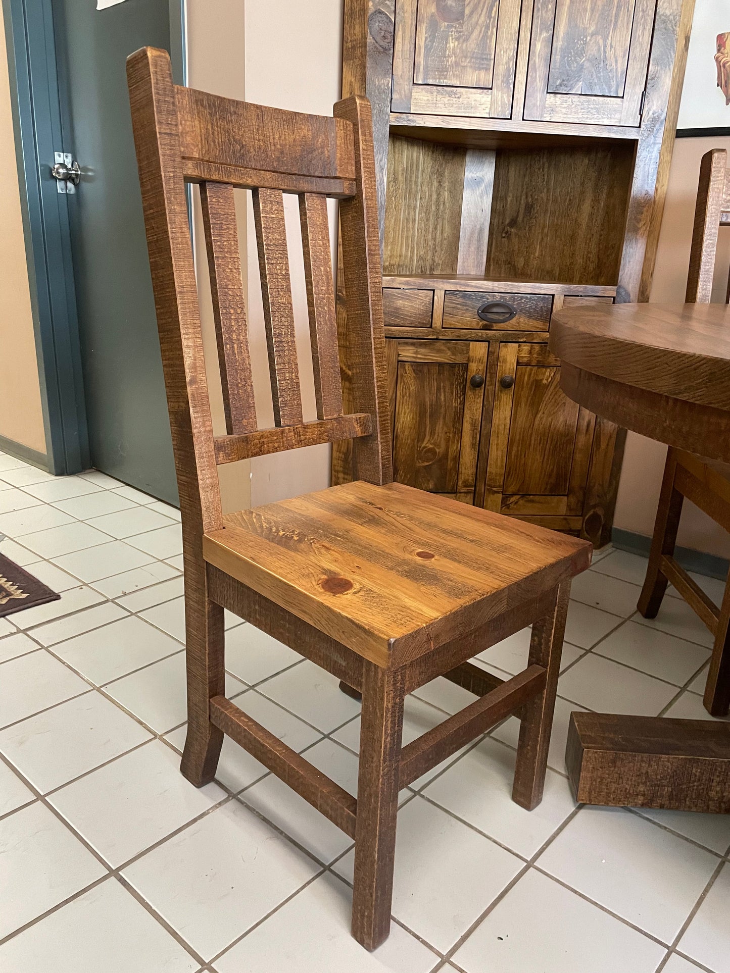 Rustic Pine R520P Round Table & 4 Rustic Slat Back Chairs in Black Walnut Finish S-559