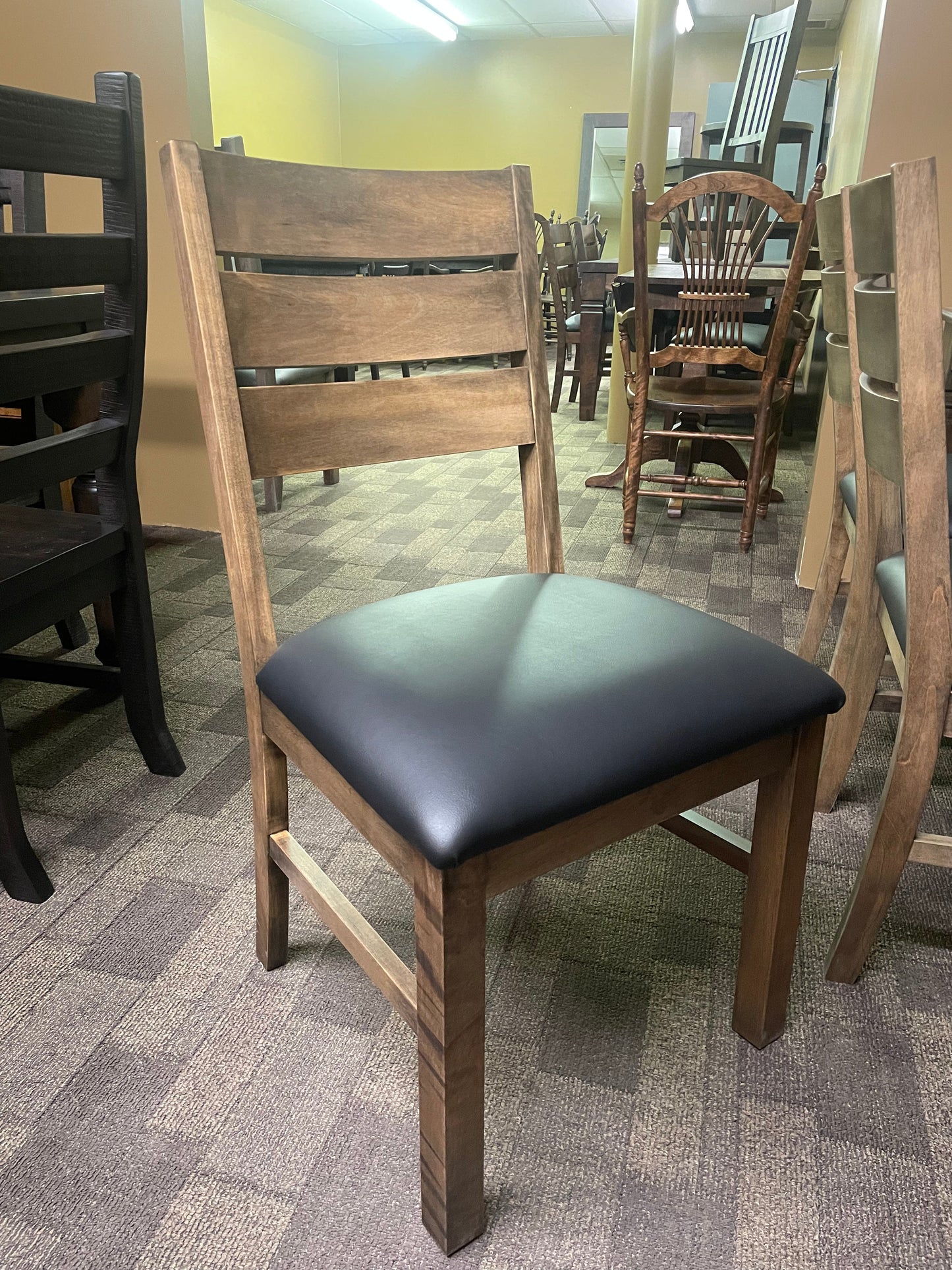 Smooth Birch D431B Harvest Table & 6 622B Upholstered Chairs in Lowry Finish with 2 Parson Chairs S-588