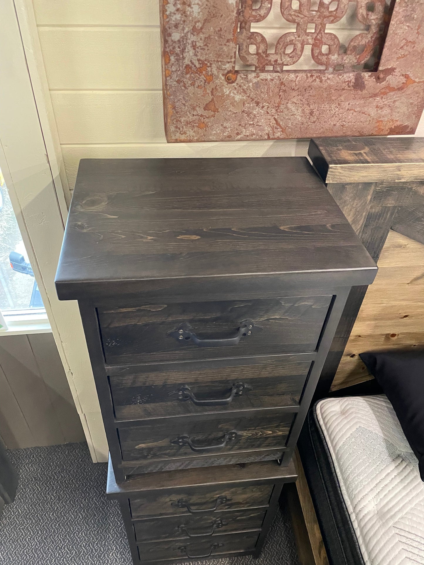 R163P Rustic Pine 3 Drawer Nightstand in Ebony Finish S-577