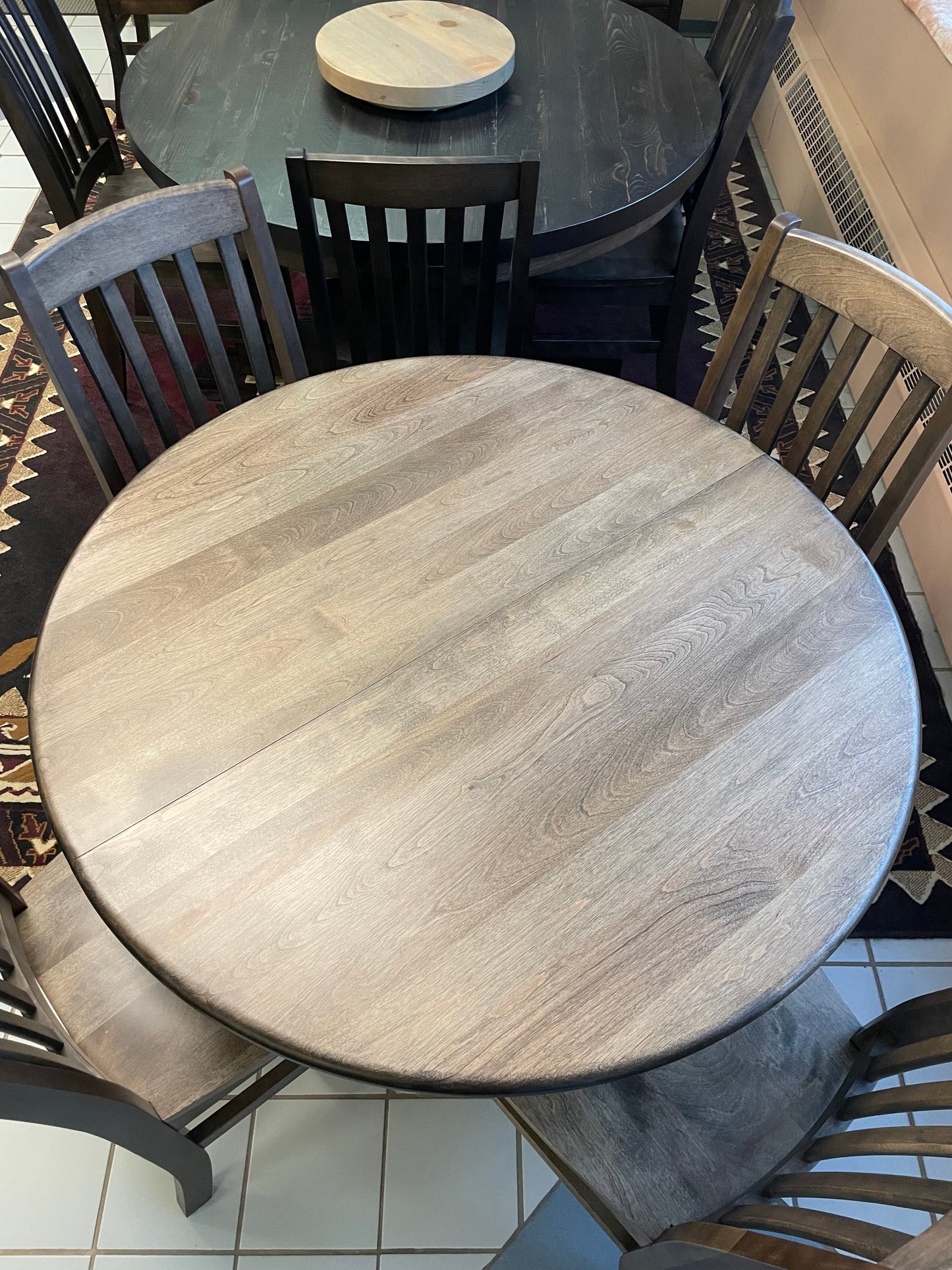 Smooth Birch 508B Single Pedestal Table & 4 Smooth Scholar Chairs with Saddled Wood Seats in Rome Finish S-721