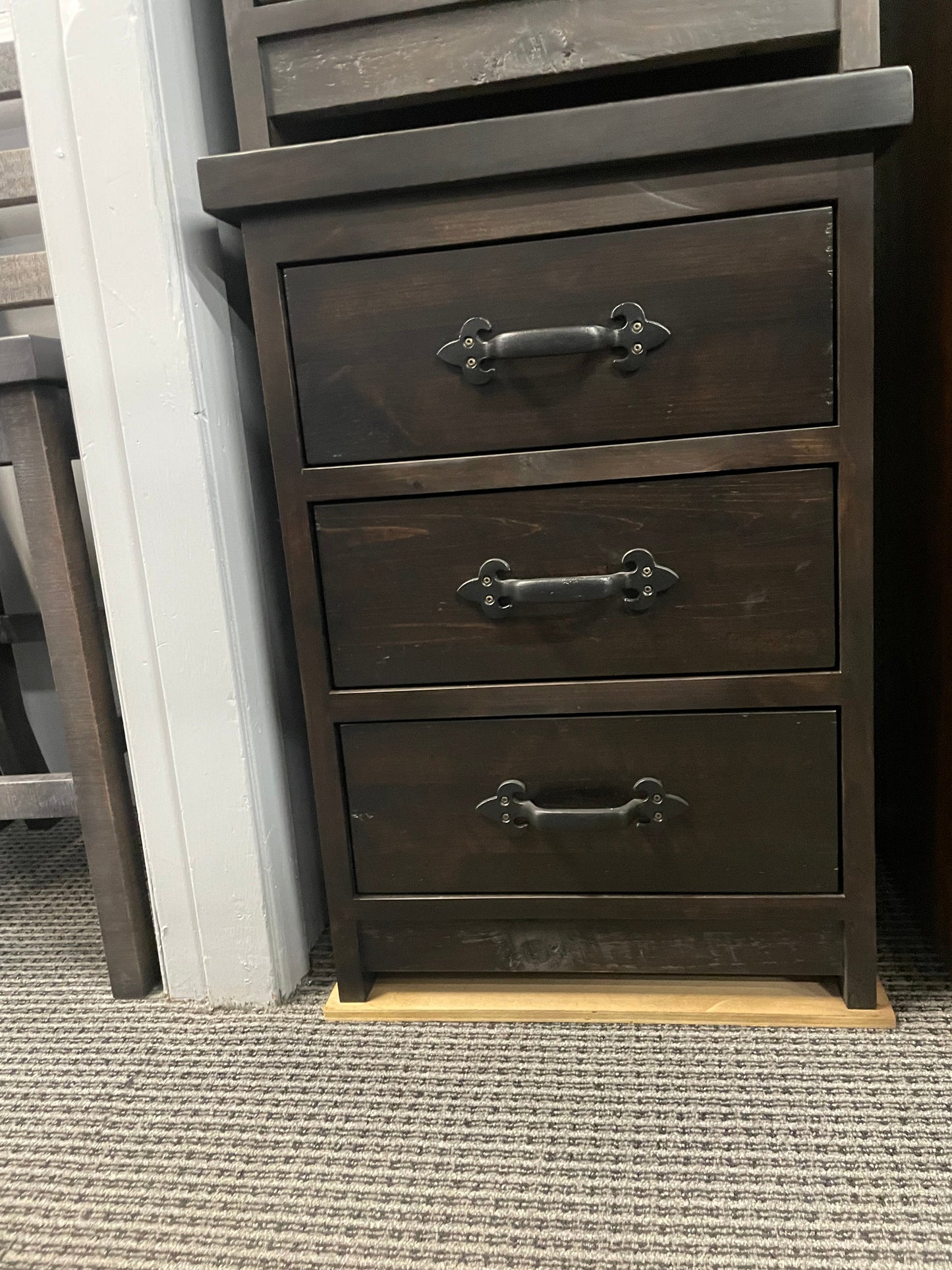 R163P Rustic Pine 3 Drawer Nightstand in Guinness Finish S-747