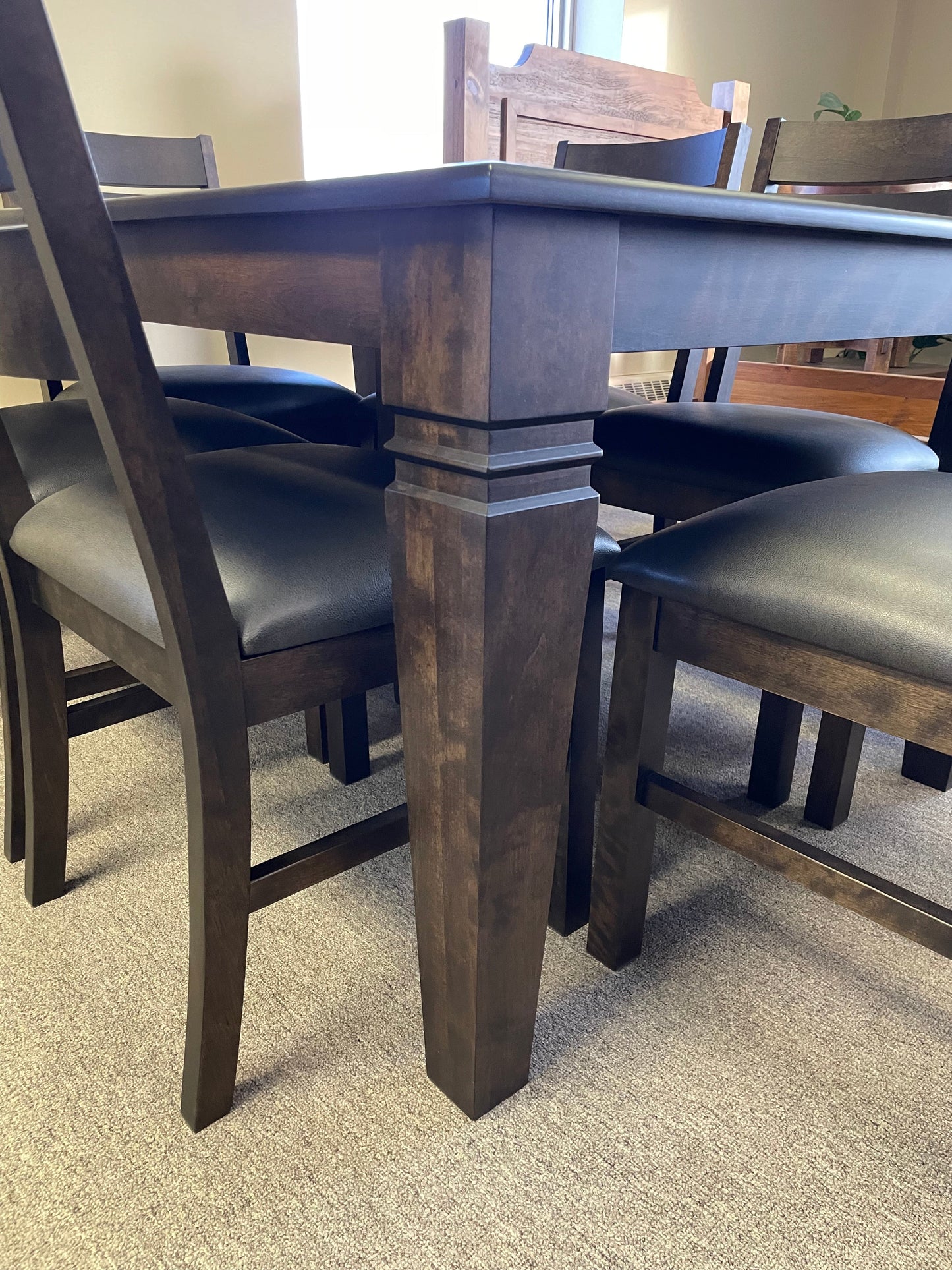Smooth Birch D431B Harvest Table & 6 622B Chairs in Guinness Finish S-703